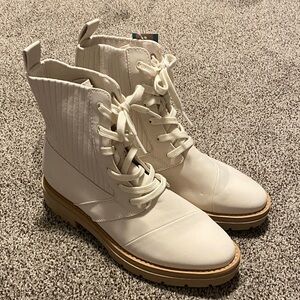 TOMS Women's White Lace-Up Ankle Boots Lonie